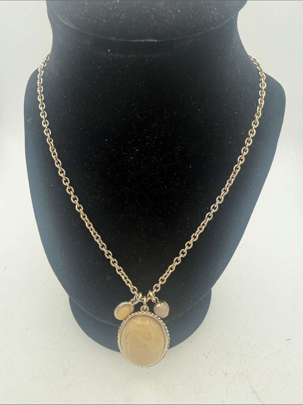 Ann Taylor Vintage Yellow Cabochon Cluster Pendant Necklace Gold-Tone